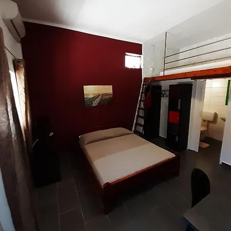 Christine Studio Apartman
