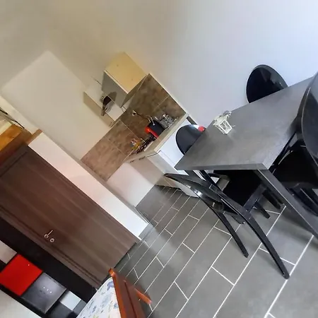 Christine Studio Apartman Apartment