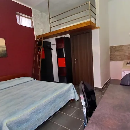 Christine Studio Apartman *